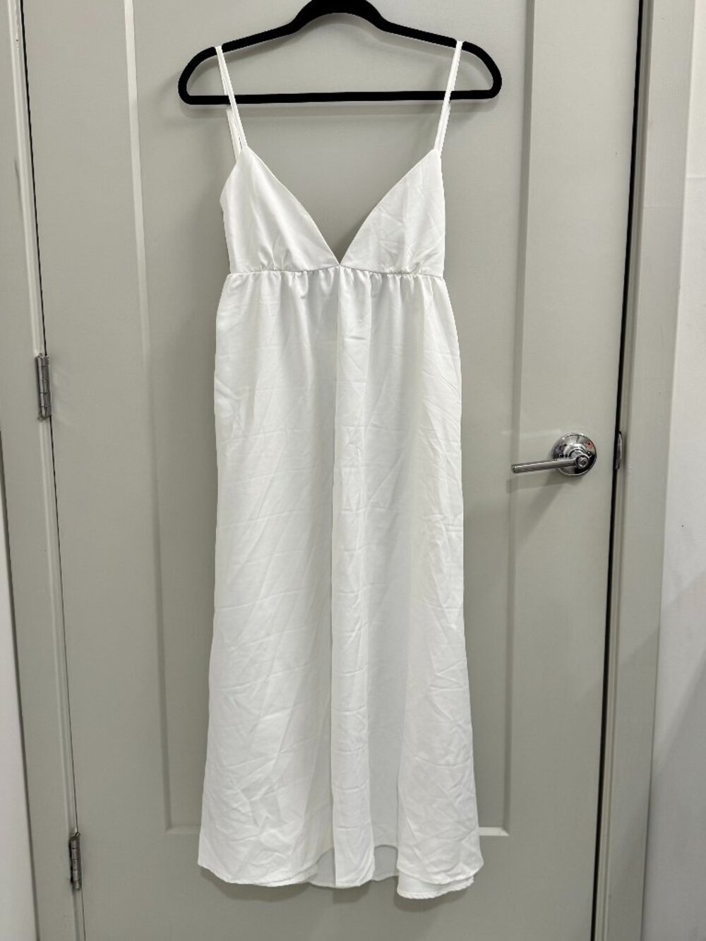 White V-Neck Spaghetti Strap Maxi Dress